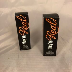 2 NIB BENEFIT THEY’RE REAL MASCARA TRAVEL PURSE SZ